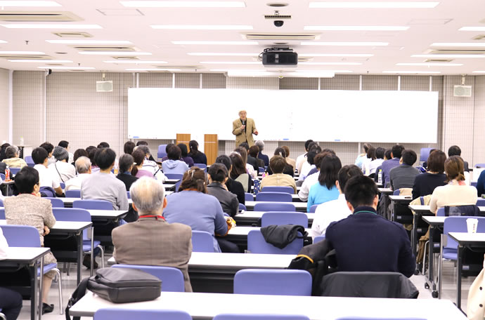 ニュース トピックス 池袋キャンパスで 第12回動物介在教育 療法学会学術大会 を開催 東京福祉大学
