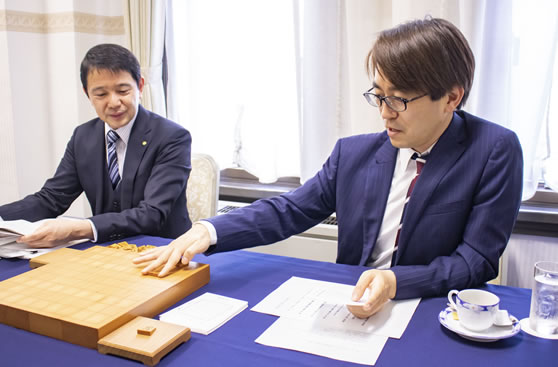 ニュース トピックス 本学教育学部安次嶺隆幸講師と羽生善治九段の対談が行われました 東京福祉大学 ニュース トピックス 本学教育学部安次嶺隆幸講師と羽生善治九段の対談が行われました 東京福祉大学